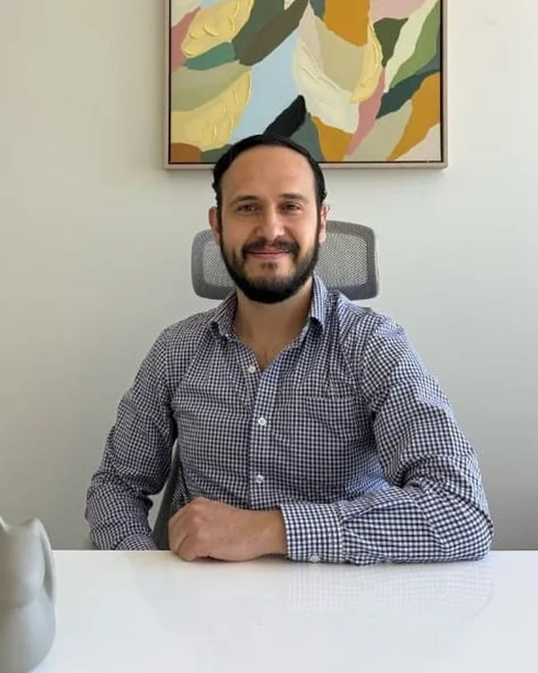 Dr. Alejandro Pájaro Vallín, urólogo y cirujano pediatra en Querétaro